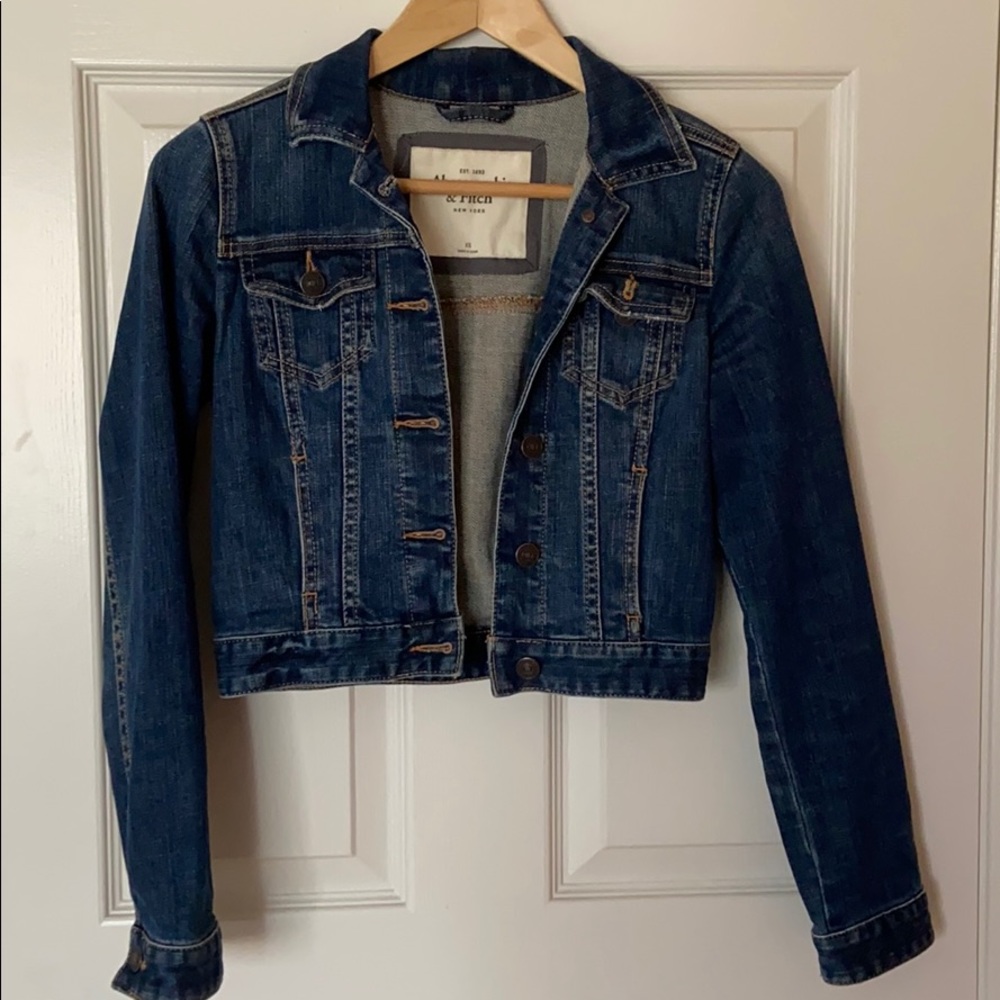 Abercrombie &Fitch cropped denim jacket